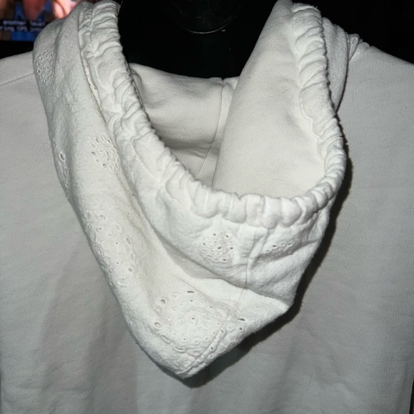 Hollister Full Zip Cropped Eyelet Hood Hoodie - Picture 10 of 11